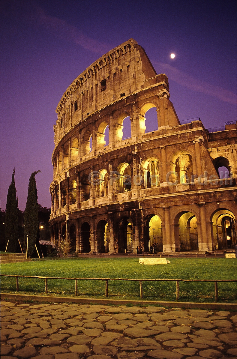 Colosseum, Rome, Italy
 (cod:Rome 06)